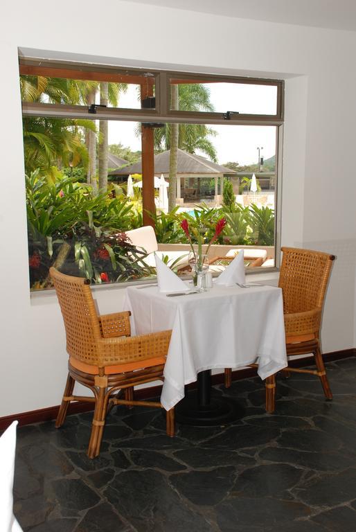 Hotel Estelar Altamira Ibagué Exterior foto A table set for two
