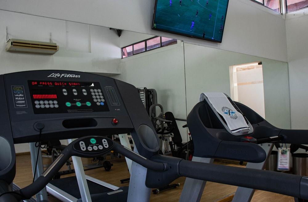 Hotel Estelar Altamira Ibagué Exterior foto A treadmill