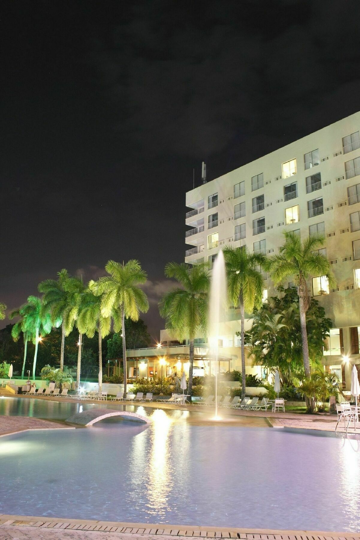 Hotel Estelar Altamira Ibagué Exterior foto The Fontainebleau Hotel